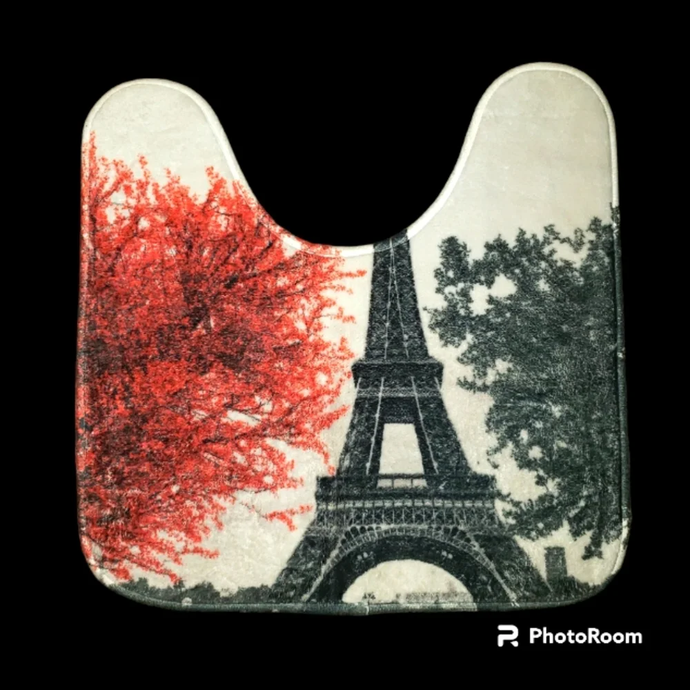 NWOT Paris Themed Bathroom Rug Set